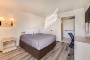Econo Lodge Stockton near I-5 Fairgrounds